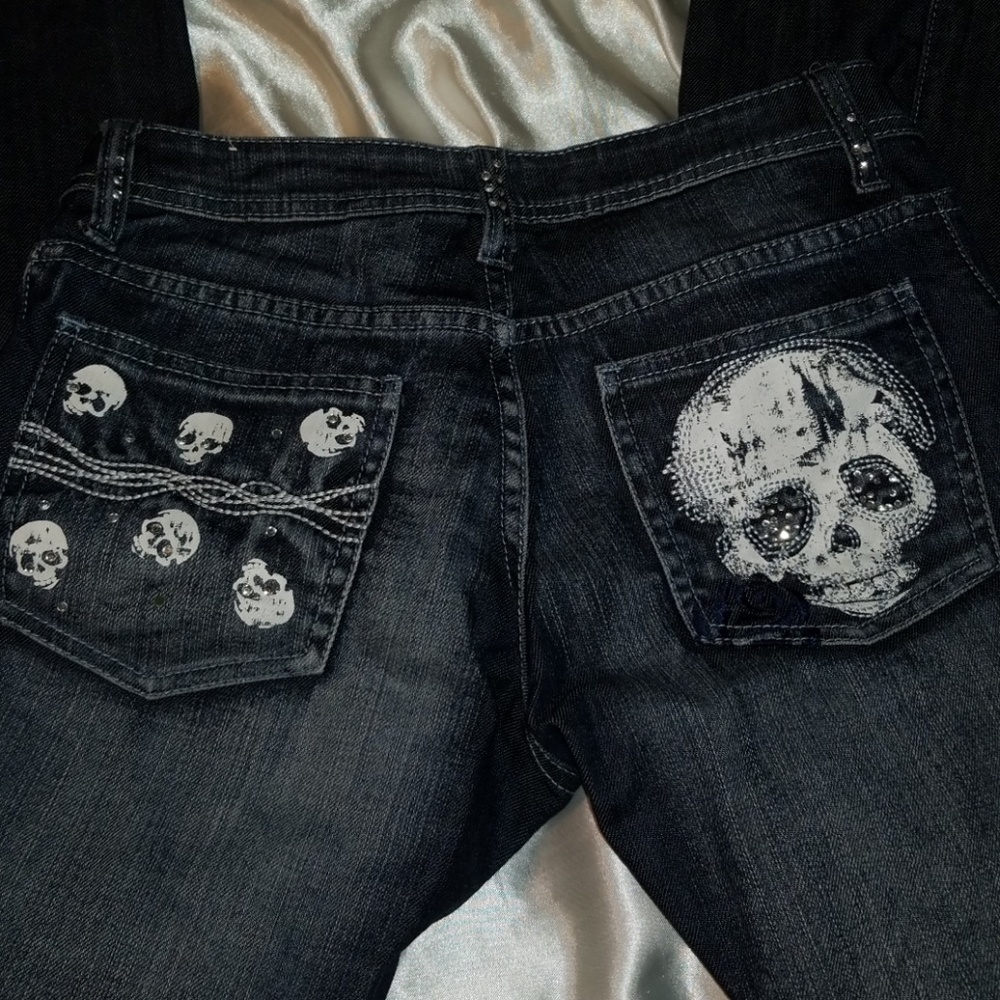Skull Rhinestone Jeans - sz 3/4
